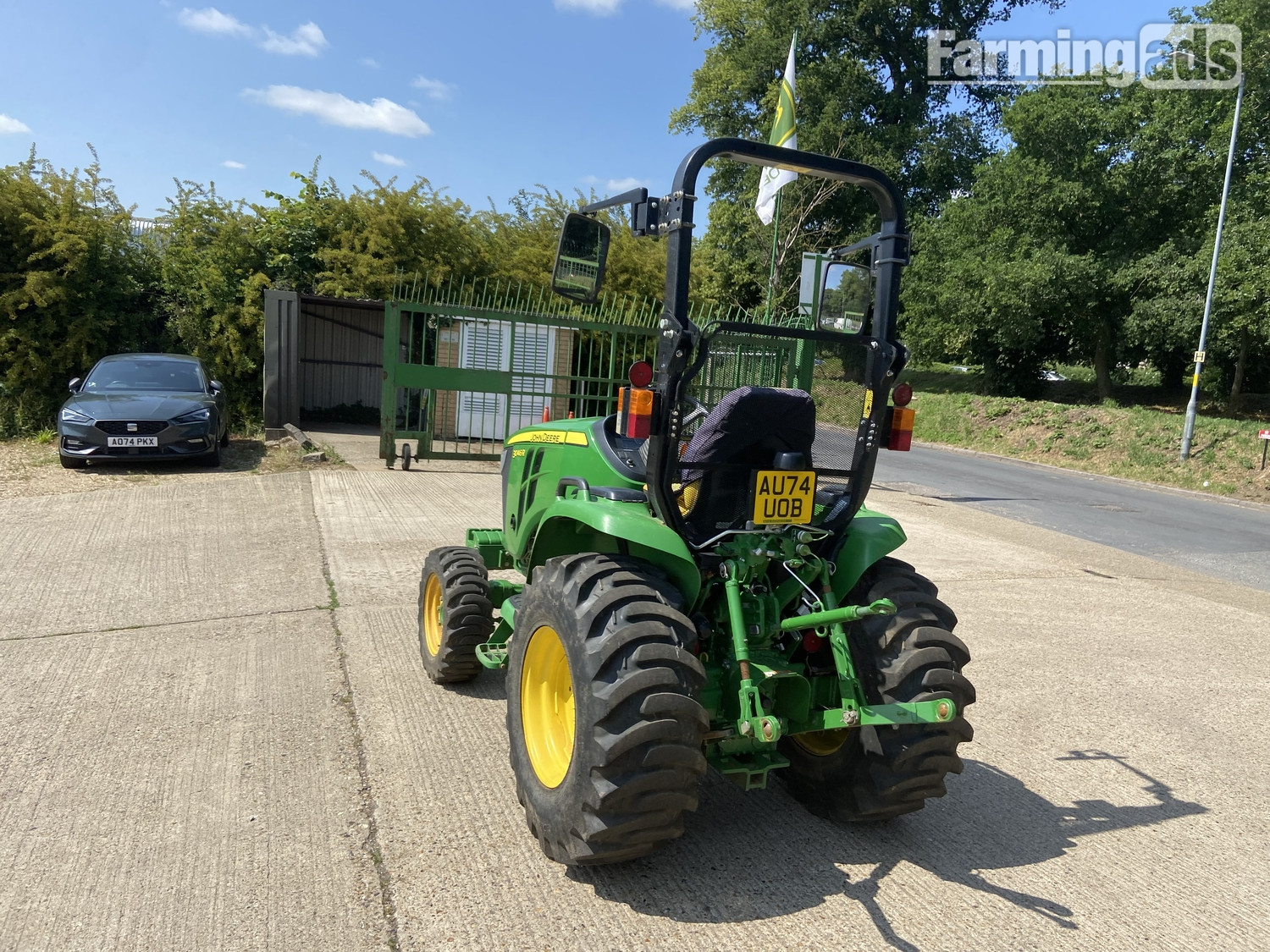 John Deere 3046R () Tractor - {CATEGORY}