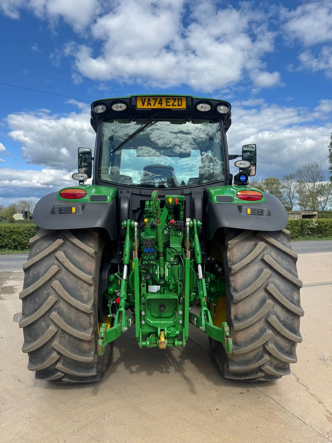 John Deere 6R 185 (2025) Tractor - {CATEGORY}