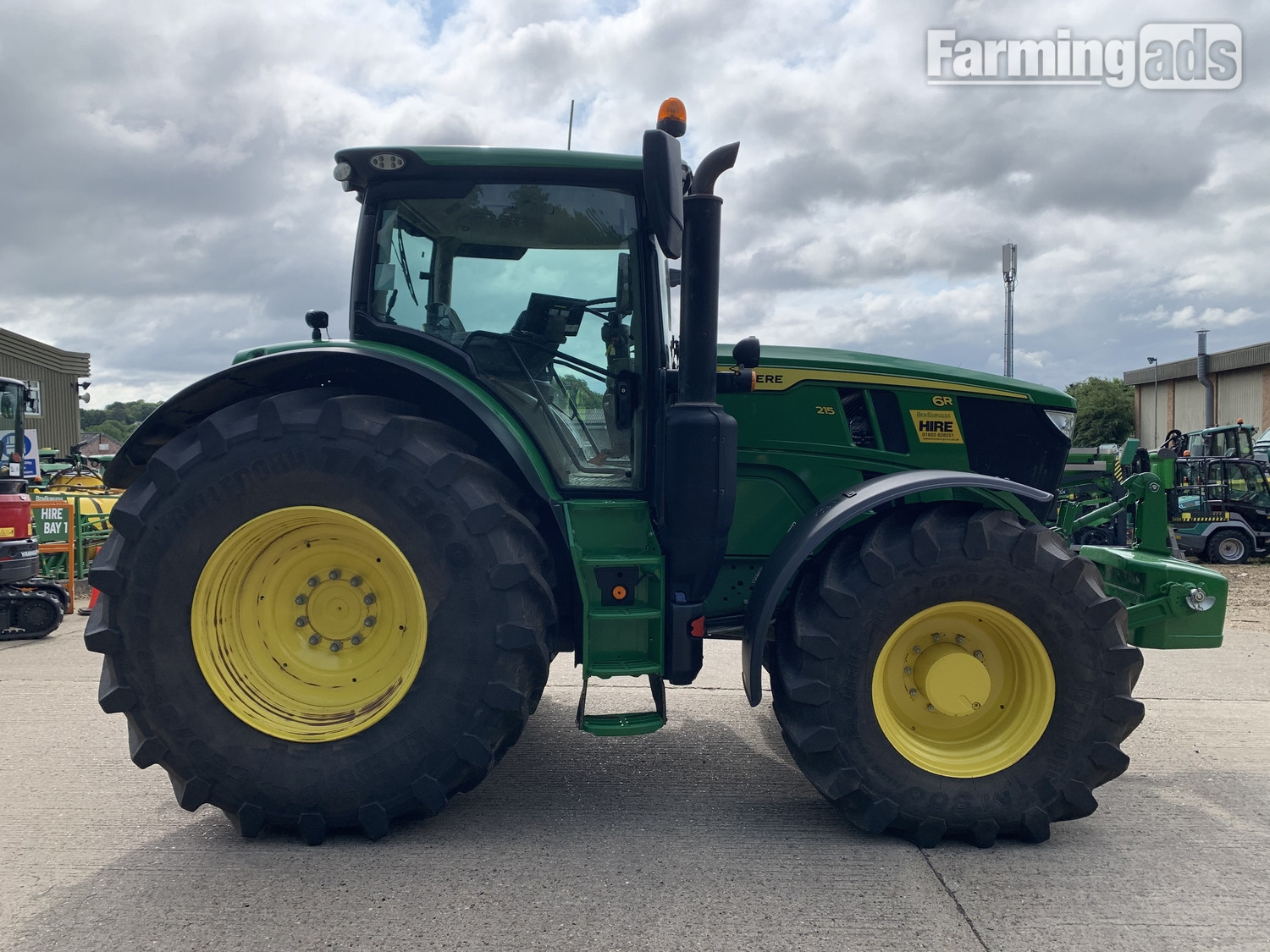 John Deere 6R 215 (2024) Tractor - {CATEGORY}