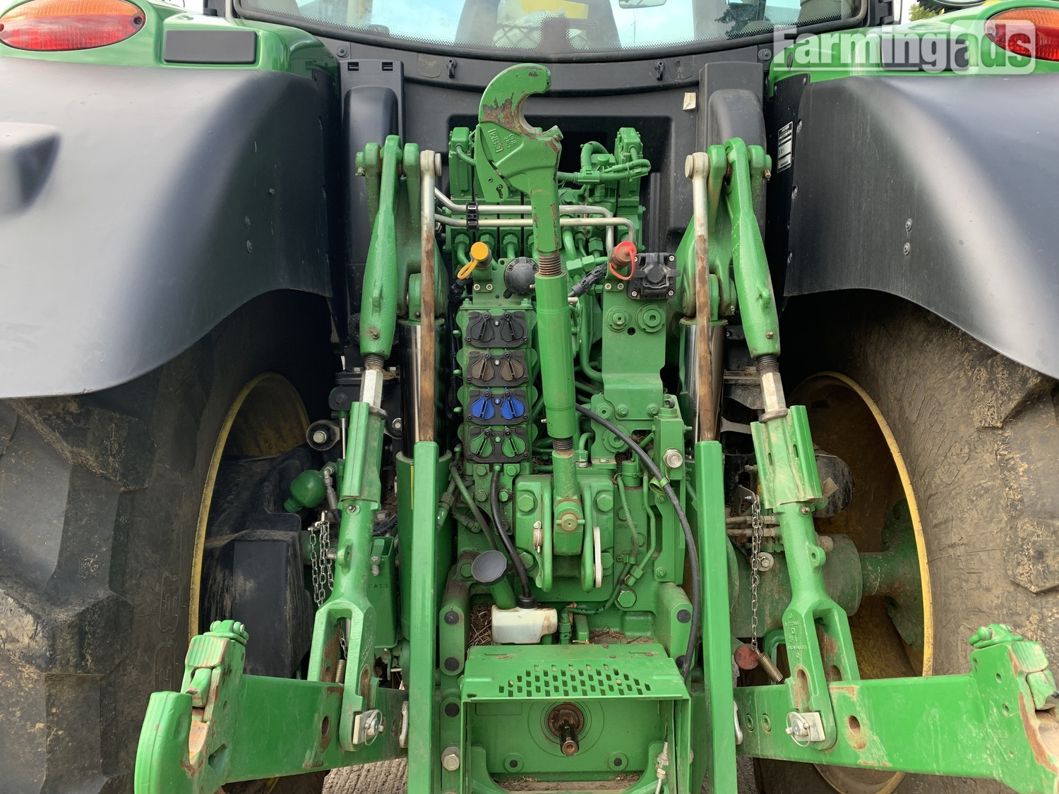 {CATEGORY} - John Deere 6R 215 (2024) Tractor