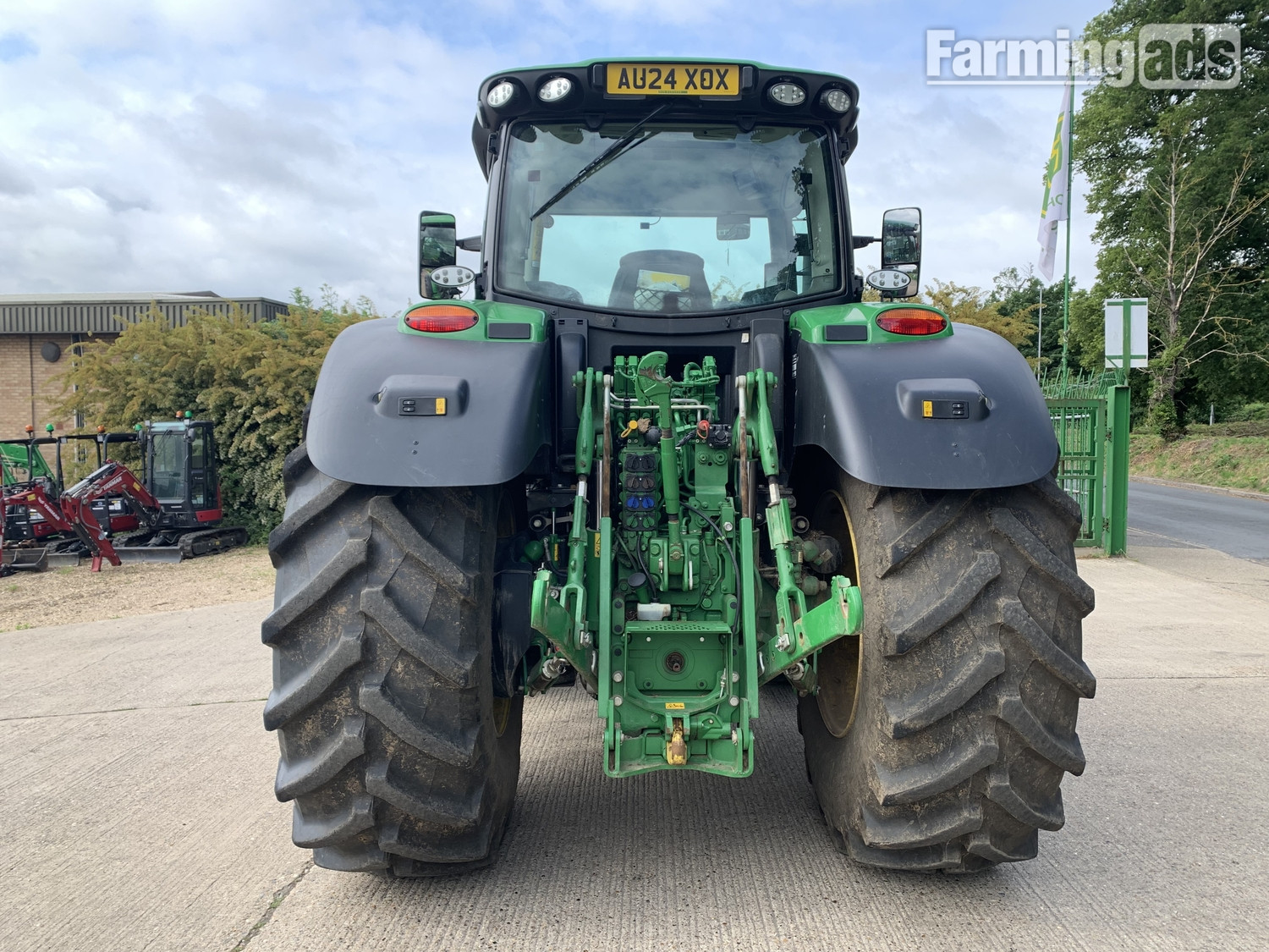 John Deere 6R 215 (2024) Tractor 