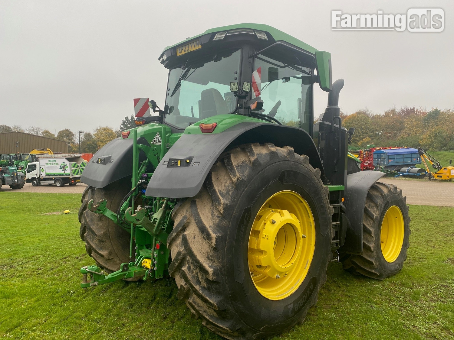 John Deere 7R 330 (2023) Tractor - {CATEGORY}