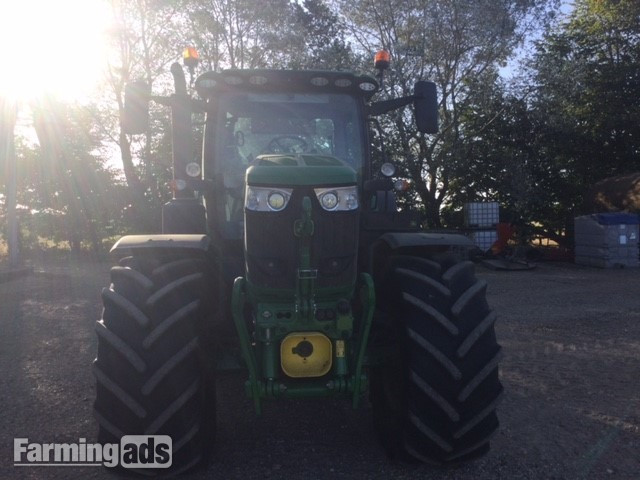 John Deere 6R 215 (2023) Tractor