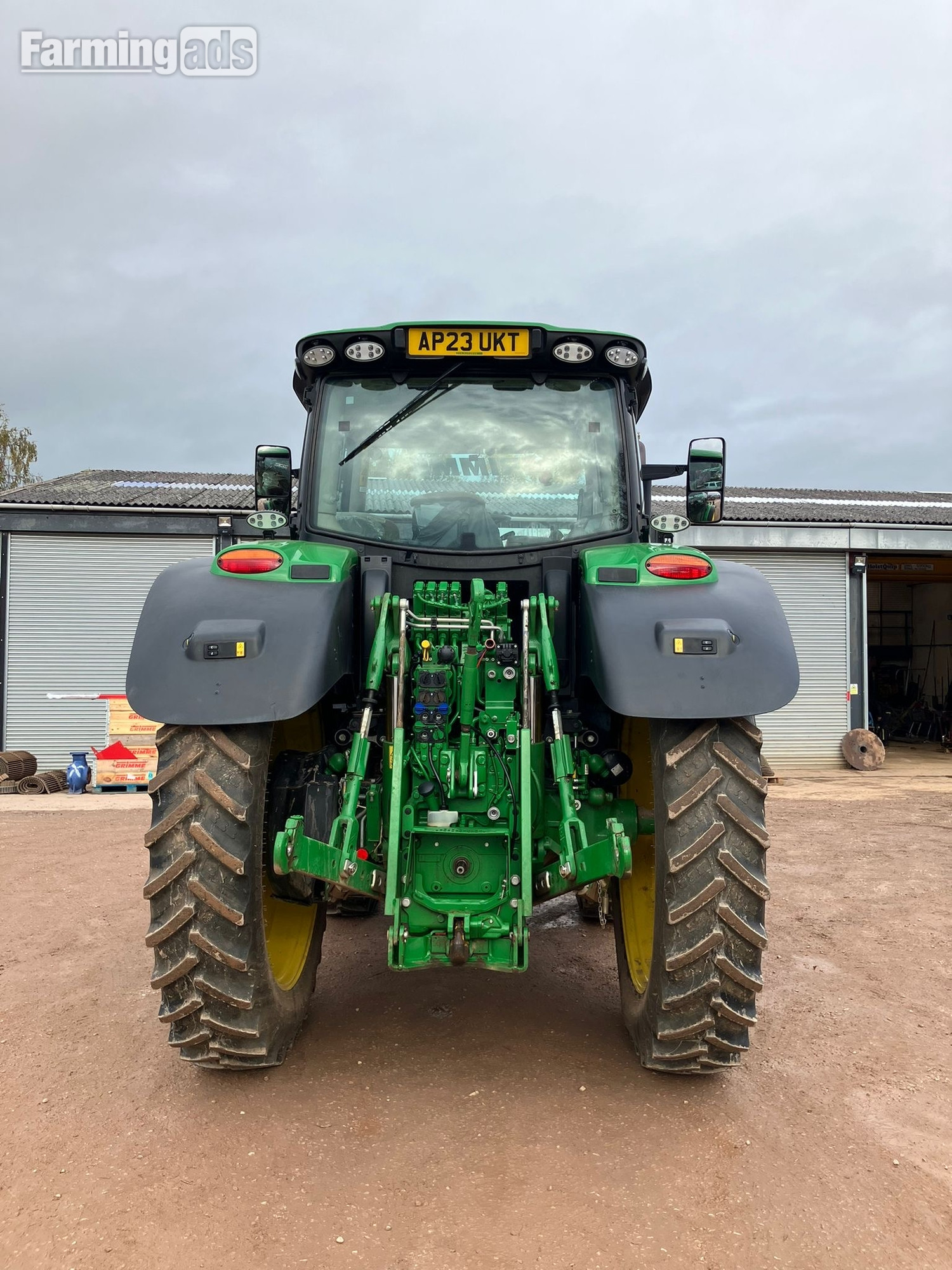 John Deere 6R 215 (2023) Tractor - {CATEGORY}
