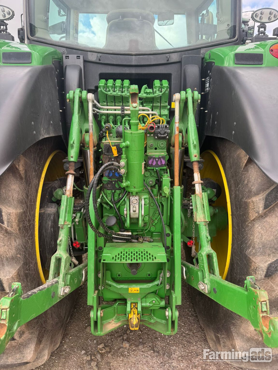 {CATEGORY} - John Deere 6215R (2023) Tractor
