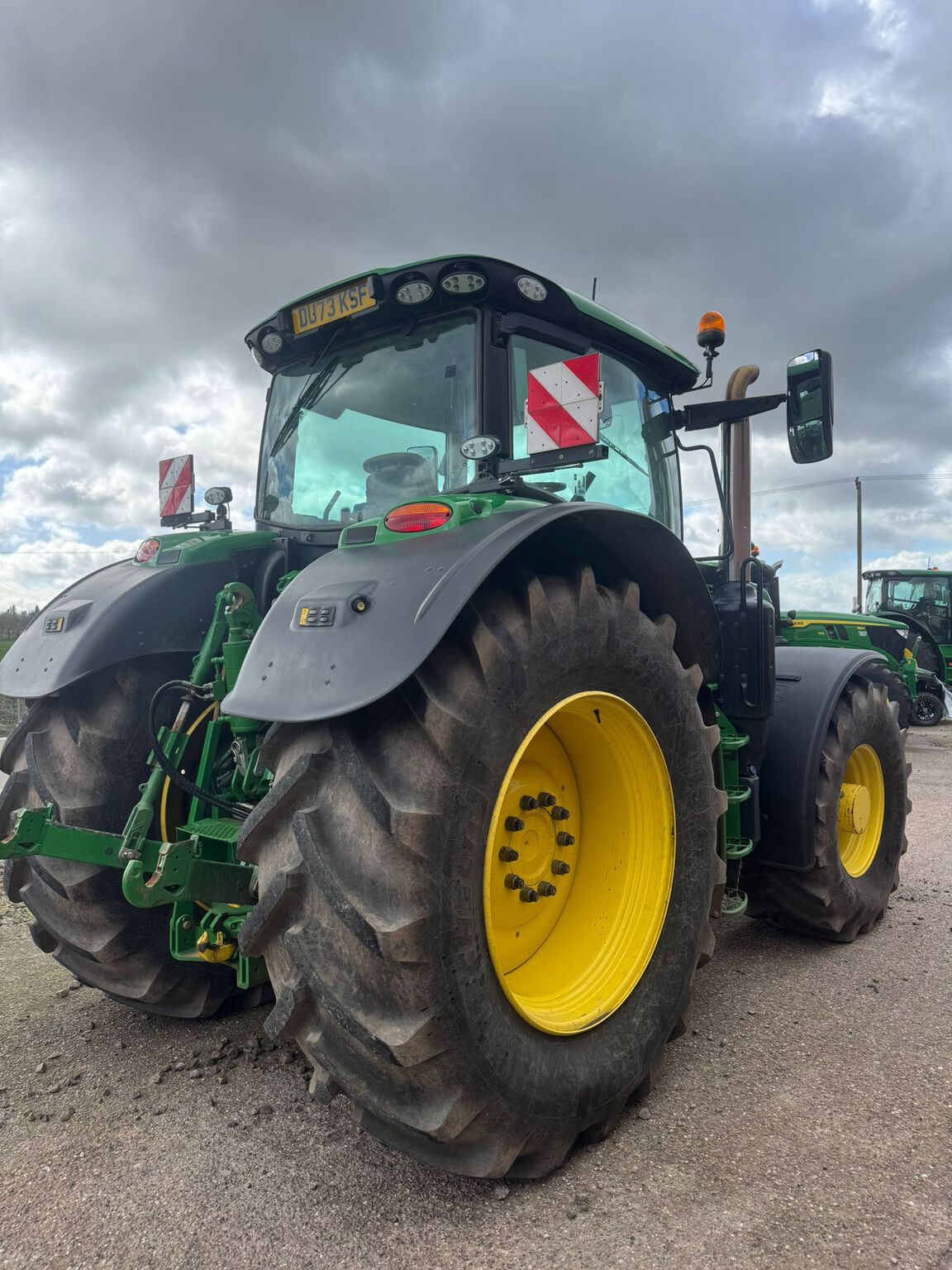 John Deere 6215R (2023) Tractor - {CATEGORY}