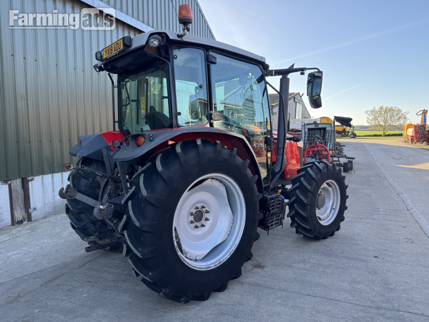 Massey Ferguson  (2018) Tractor - {CATEGORY}