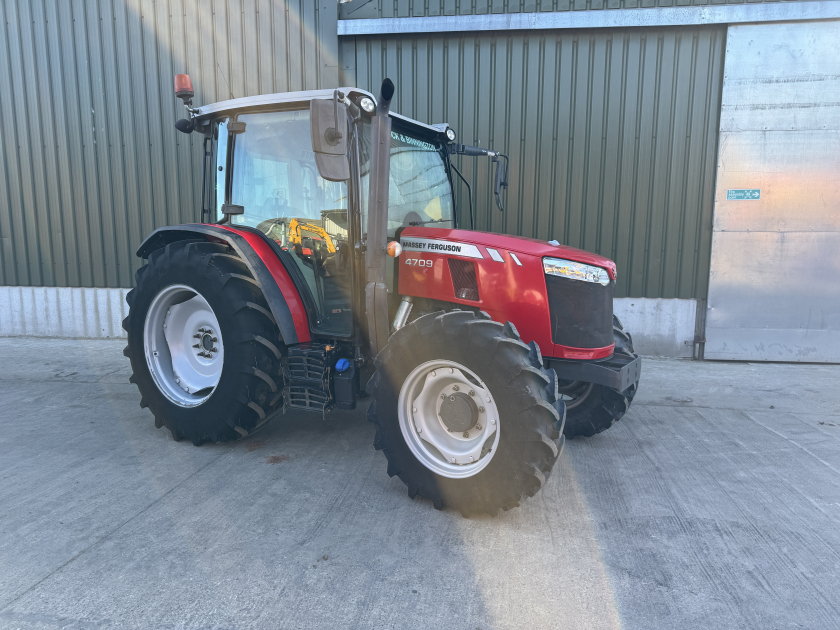  Massey Ferguson  (2018) Tractor