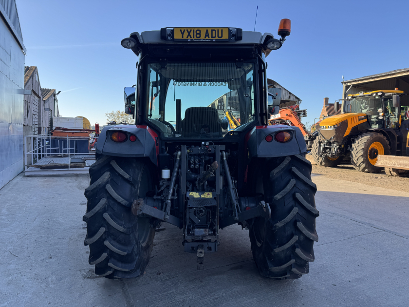 Massey Ferguson  (2018) Tractor - {CATEGORY}