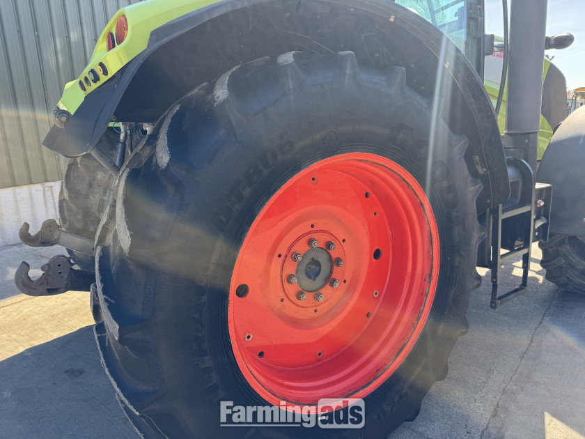 {CATEGORY} - Claas  (2013) Tractor