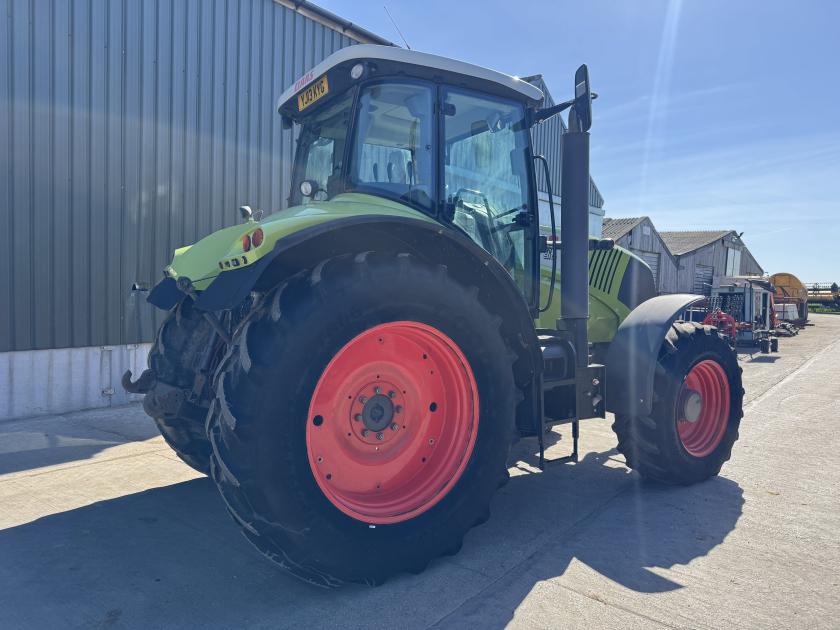 Claas  (2013) Tractor - {CATEGORY}