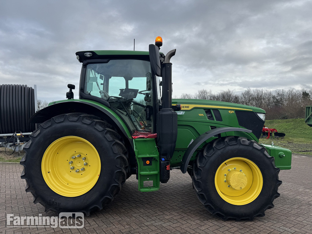 John Deere 6R 185 (2025) Tractor - {CATEGORY}