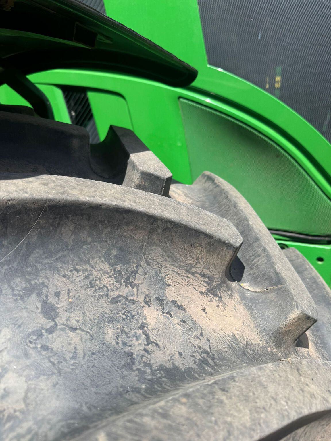  John Deere 6R 215 (2025) Tractor