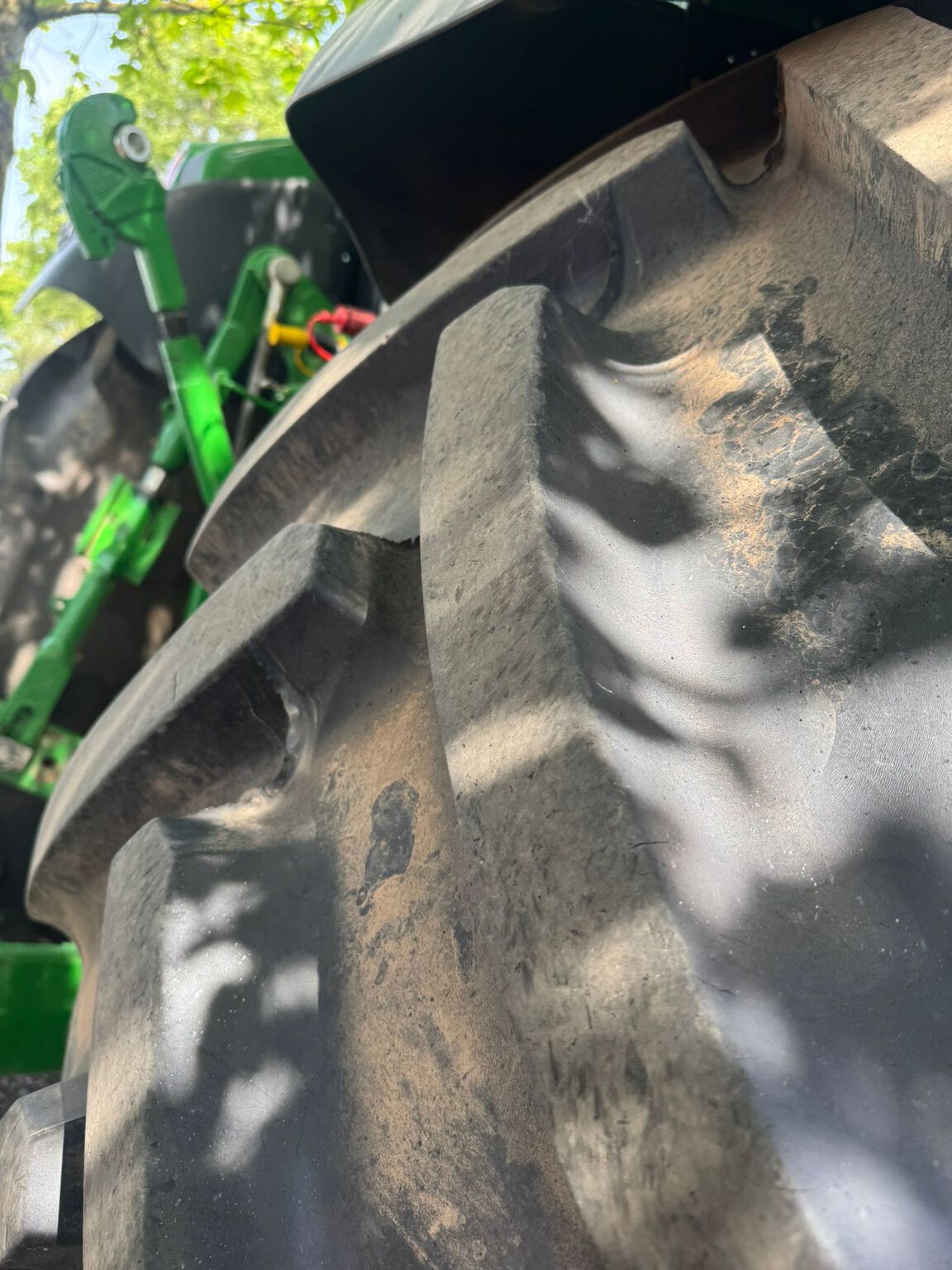 John Deere 6R 215 (2025) Tractor - {CATEGORY}