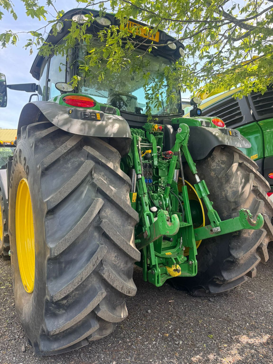 {CATEGORY} - John Deere 6R 215 (2025) Tractor