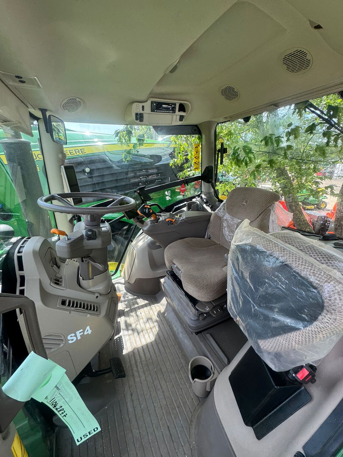 {CATEGORY} - John Deere 6R 215 (2025) Tractor