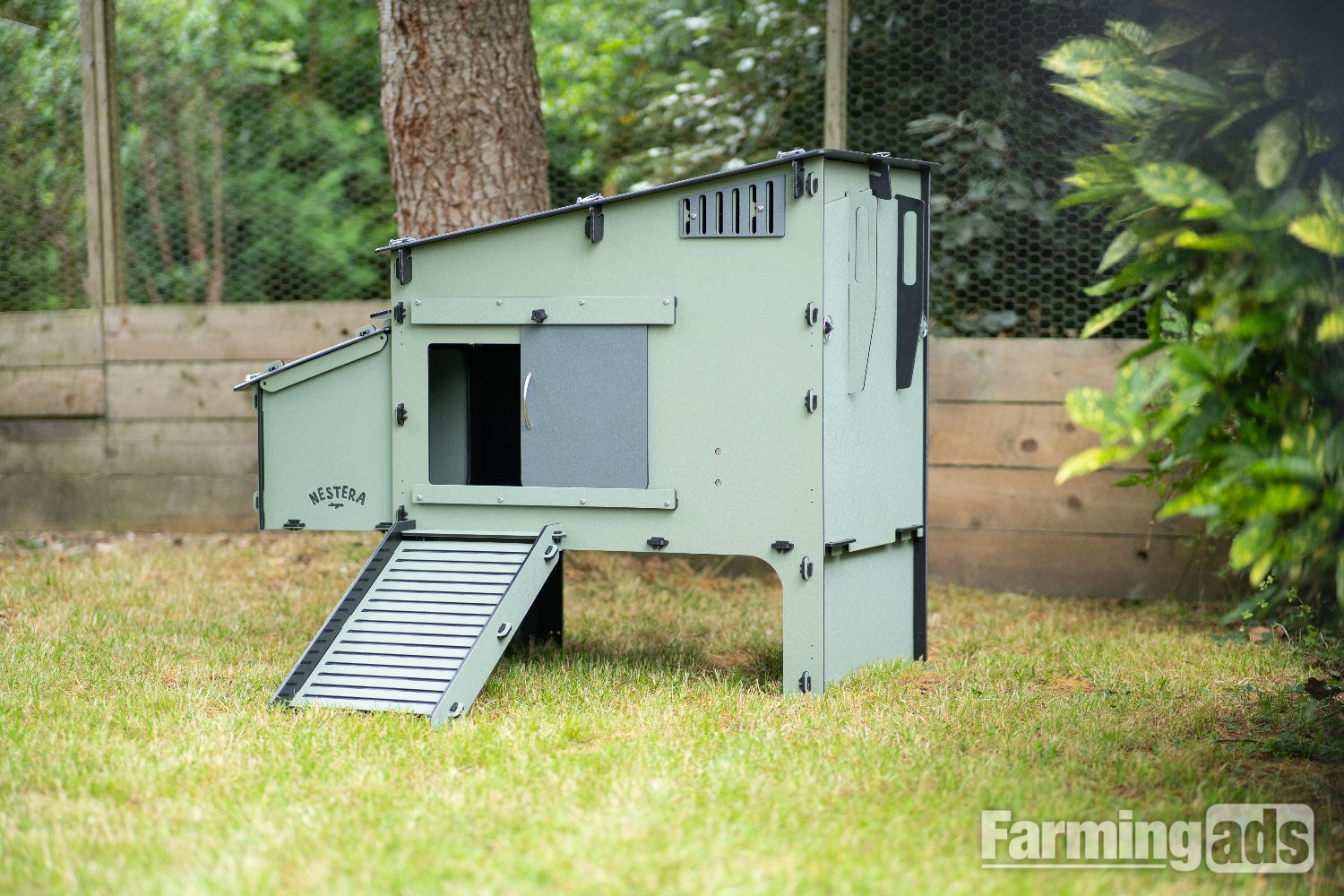 Chicken coops Nestera 100% recycled plastic 