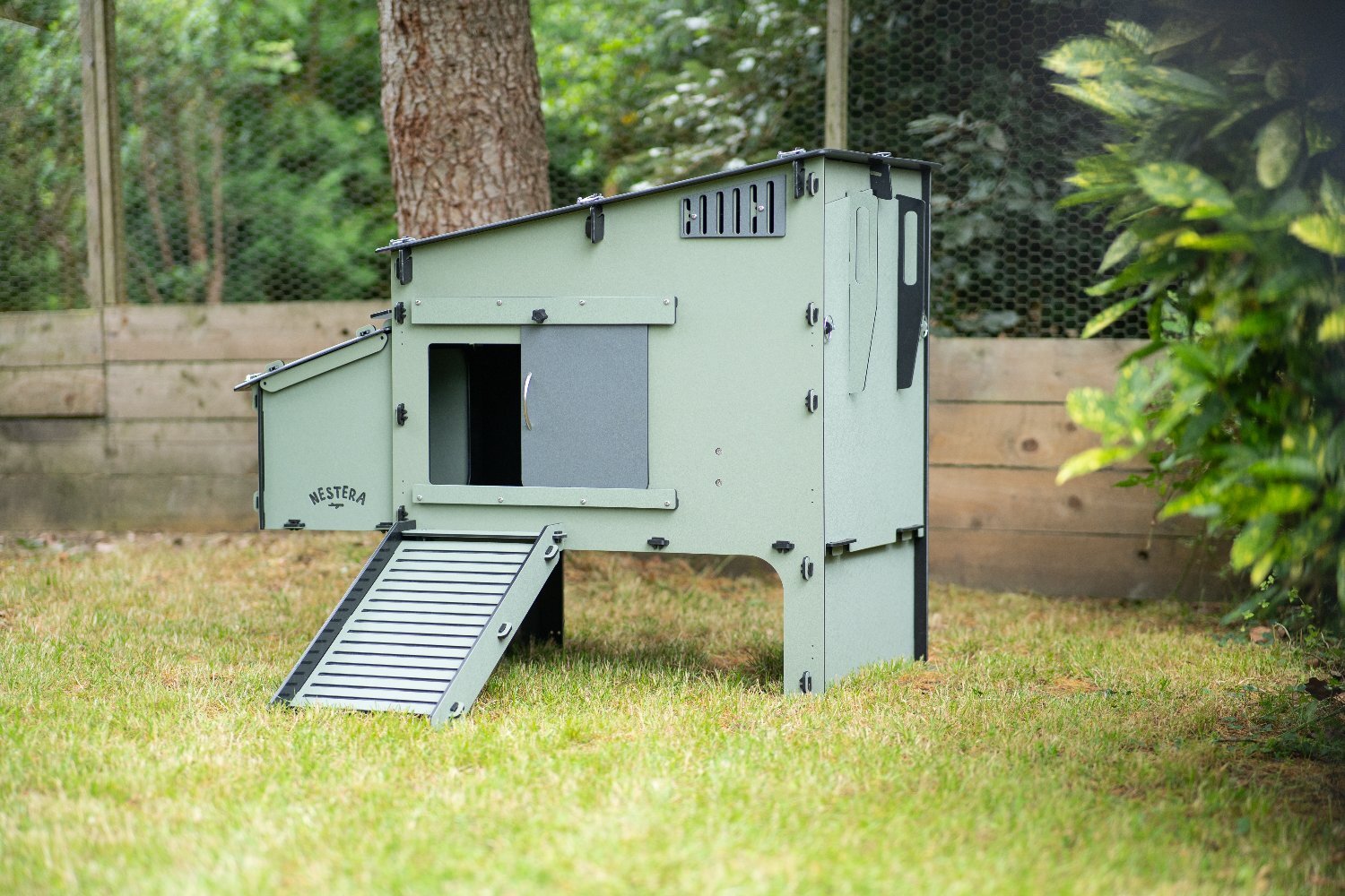 Chicken coops Nestera 100% recycled plastic 