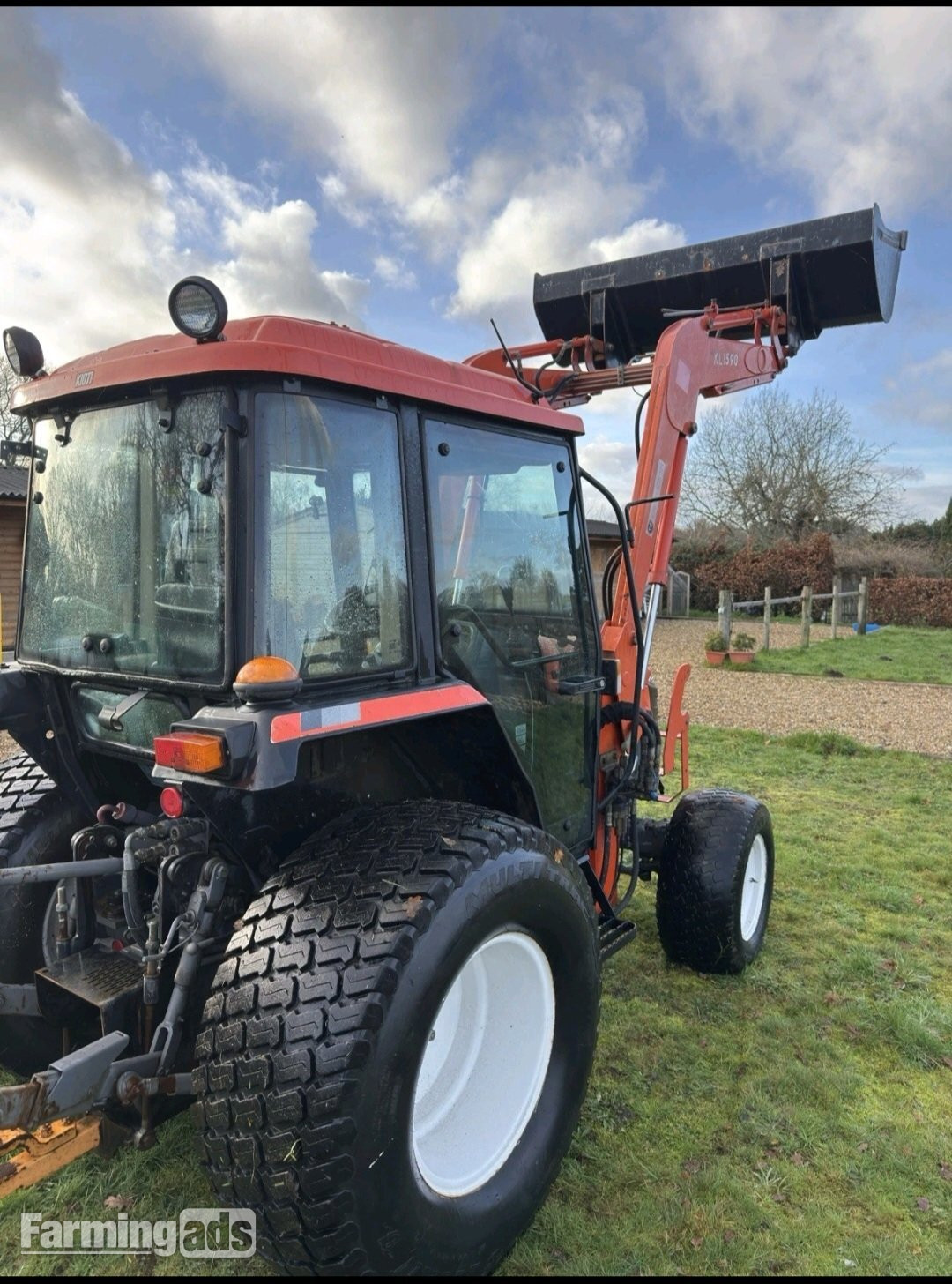 Kioti DK451C (2010) Tractor - {CATEGORY}