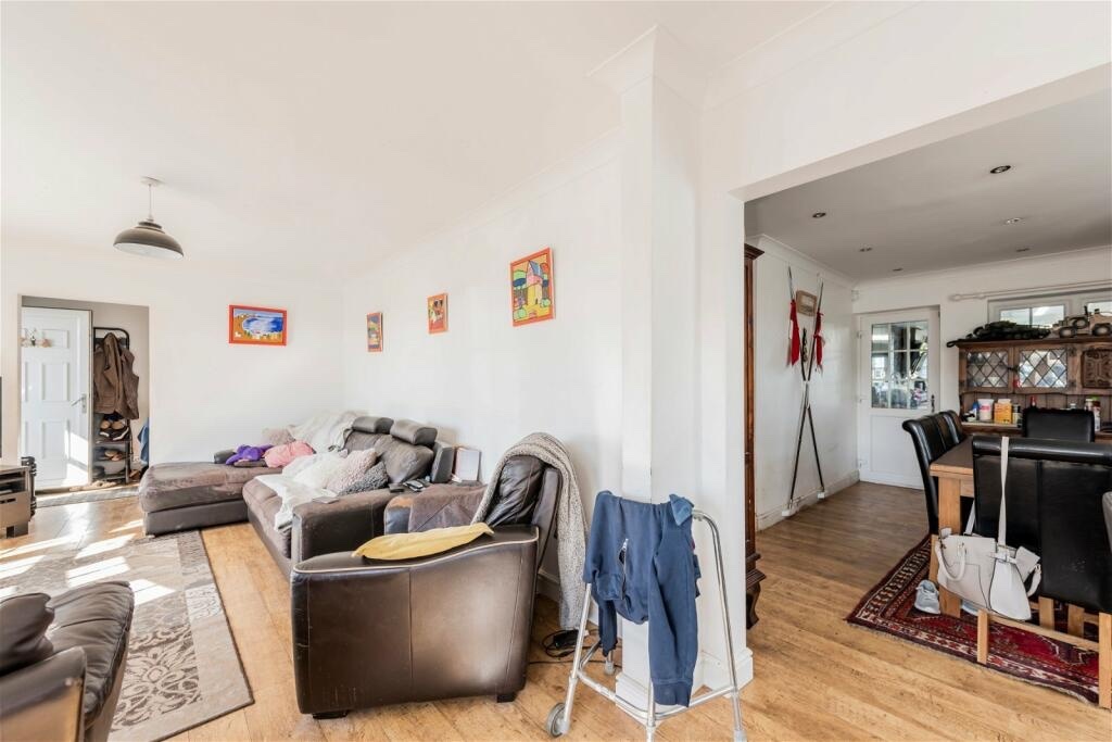 {CATEGORY} - 3 bedroom detached Bungalow in 2acre plot has an agricultral tie
